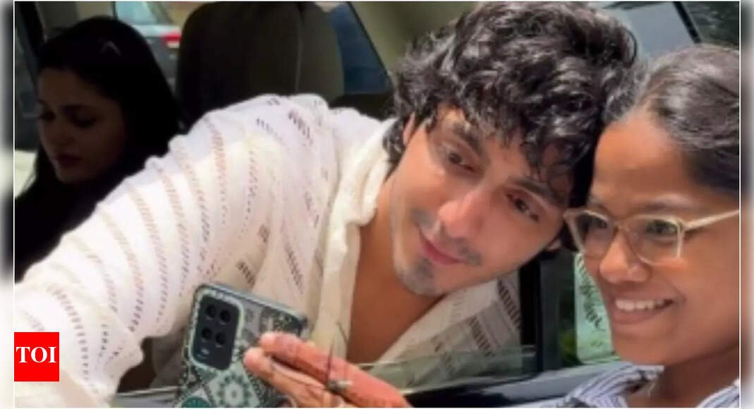 aneet-padda-joins-ahaan-panday-as-he-visits-cousin-ananya-panday-to-celebrate-raksha-bandhan-amidst-saiyaara’s-box-office-success-–-watch-video