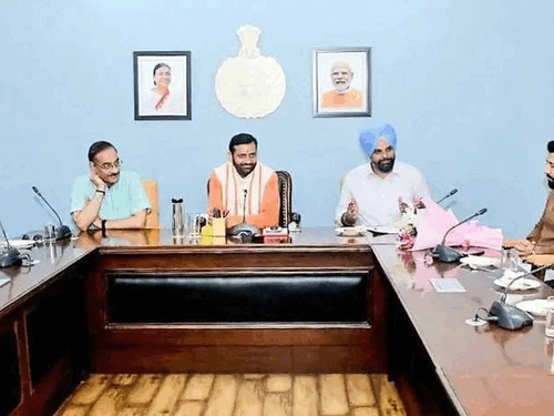 हरियाणा-cm-से-मिले-पंजाबी-स्टार्स:बिन्नू-ढिल्लों-करमजीत-अनमोल-को-शूटिंग-का-न्योता,-सब्सिडी-देगी-सरकार,-aap-से-चुनाव-लड़-चुके-हैं-अनमोल