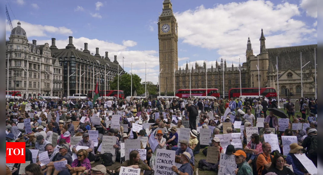 ‘over-200-arrested’:-london-police-crackdown-on-supporters-of-a-pro-palestinian-group