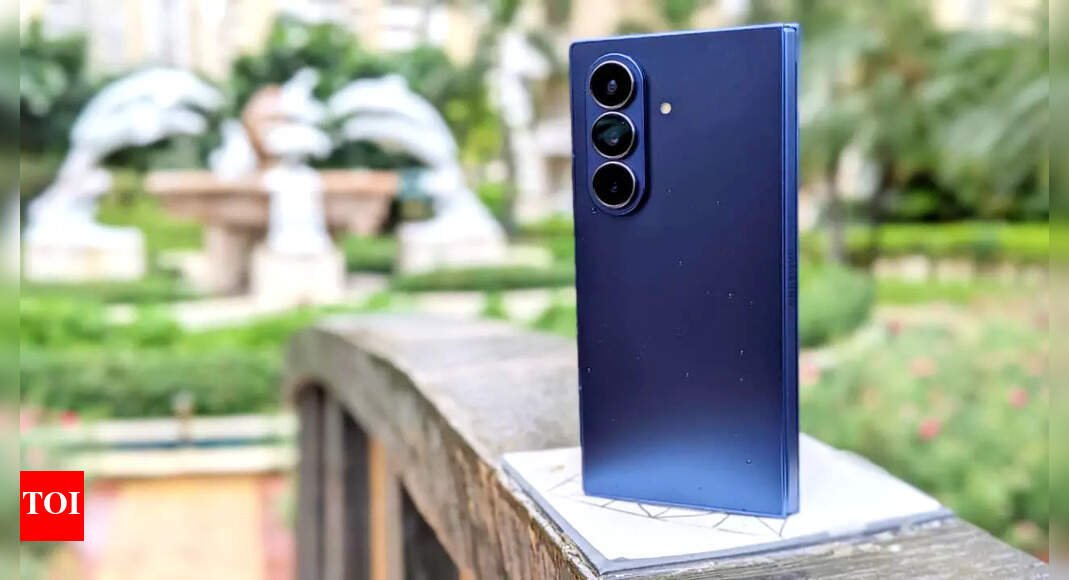samsung-galaxy-z-fold7-review:-thinner,-lighter,-and-almost-flawless