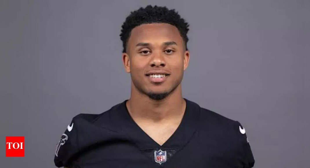 rondale-moore-carted-off-with-new-leg-injury-in-vikings-preseason-game-against-texans