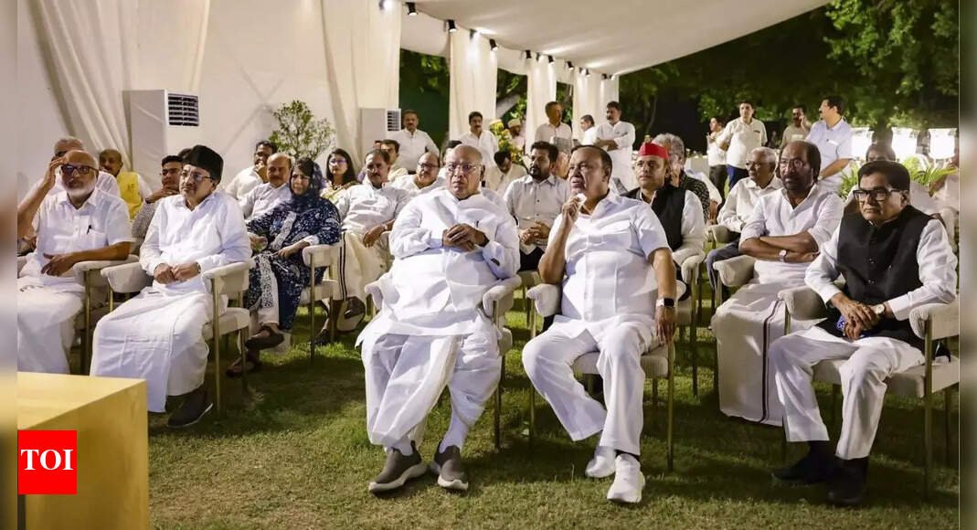 ‘voter-fraud’,-sir-row:-kharge-to-host-dinner-for-india-bloc-mps;-what’s-on-agenda?