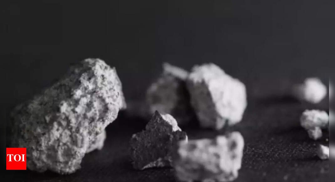 4.56-billion-year-old-mcdonough-meteorite-older-than-earth-crashes-into-georgia-home;-stuns-scientists