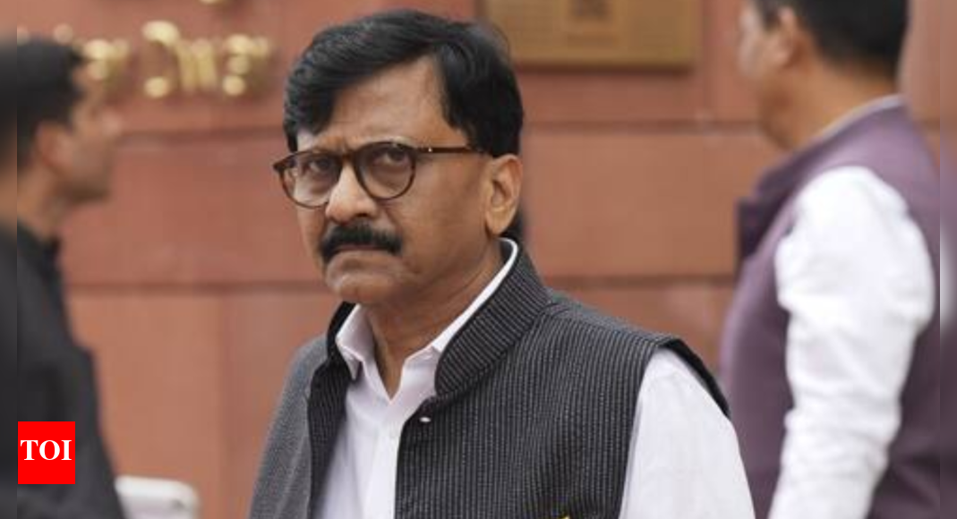 ‘guaranteed-win-through-evms’:-sanjay-raut-echoes-sharad-pawar’s-‘160-seats’-claim;-says-same-people-approached-uddhav-thackeray-twice