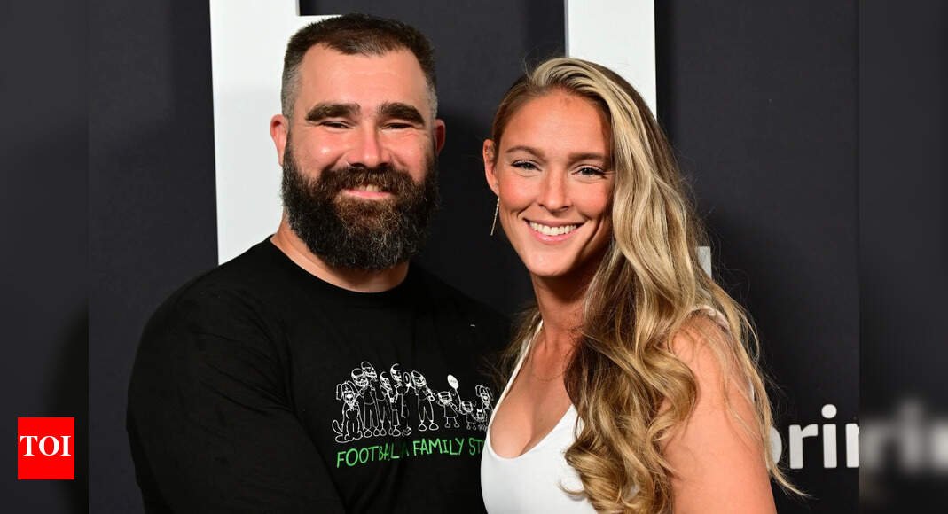 kylie-kelce’s-heartfelt-gesture-becomes-most-talked-about-moment-of-nfl-weekend
