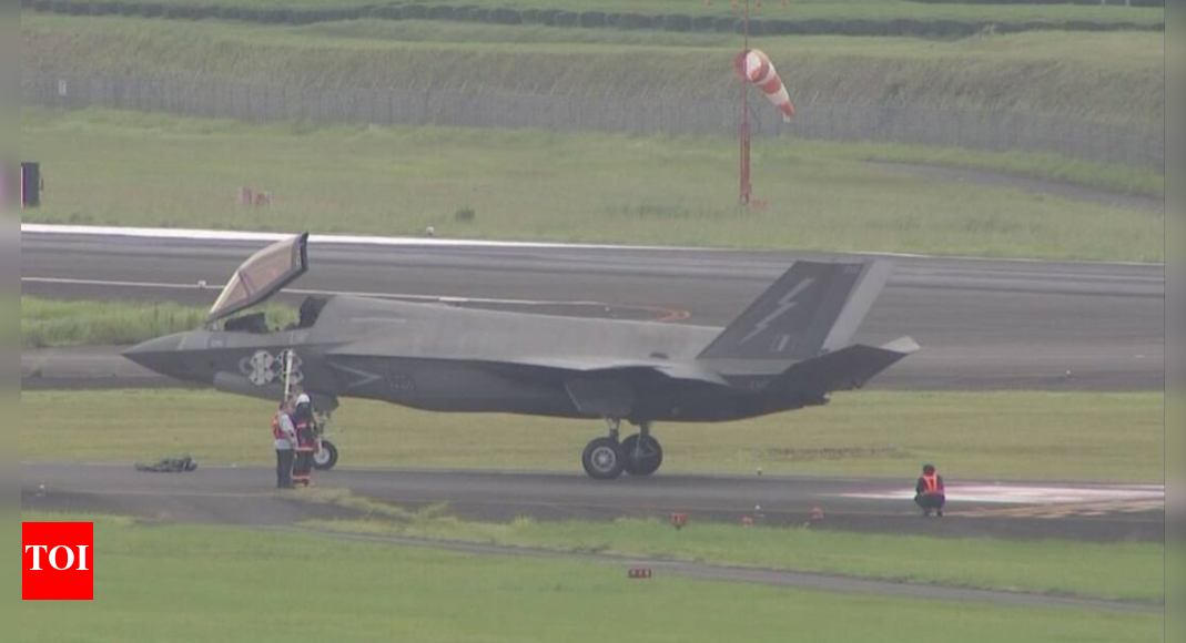 kerala-rerun?-uk-f-35-jet-makes-emergency-landing-in-japan;-media-has-field-day