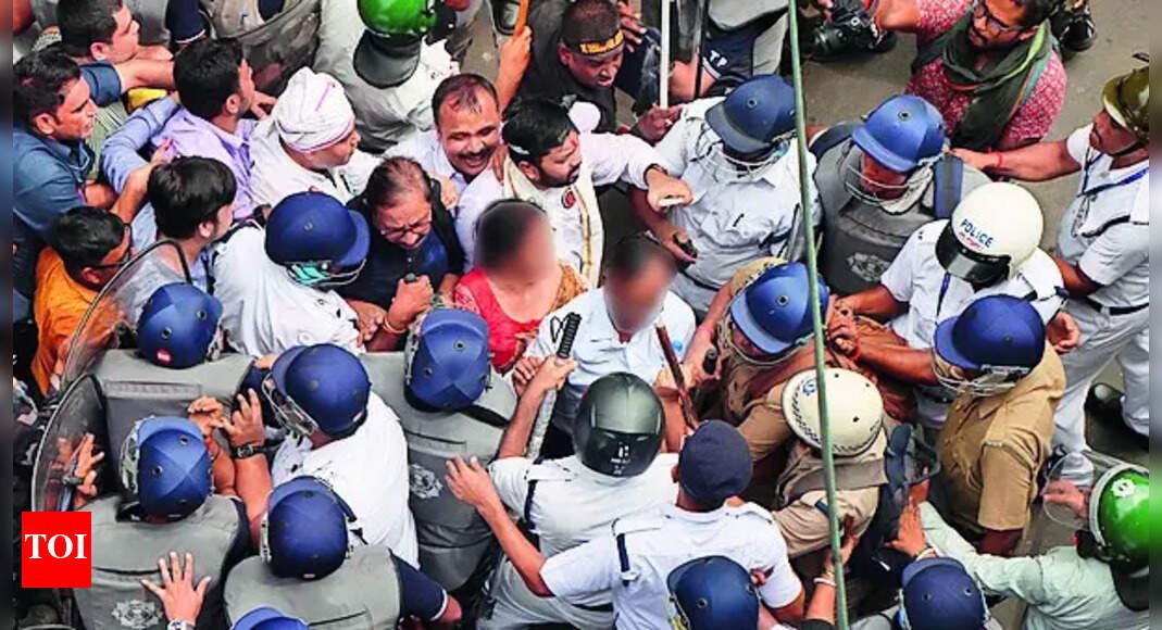 kolkata-police-order-suo-motu-inquiry-into-claims-of-injury-of-rg-kar-victim’s-mom