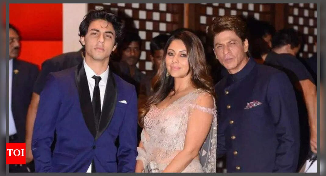 shah-rukh-khan-shot-for-this-song-while-heading-to-airport-to-meet-gauri-khan-pregnant-with-aryan-khan:-‘all-longshots-of-car-were-taken-with-his-duplicate…’