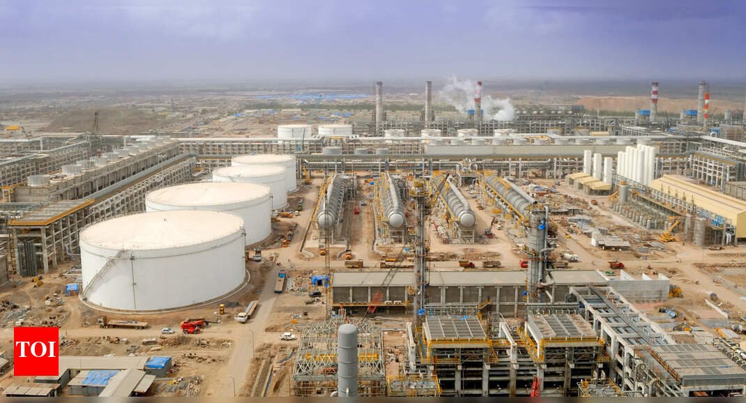 why-trump’s-russian-oil-tariffs-puts-two-jamnagar-refineries-in-washington’s-crosshairs