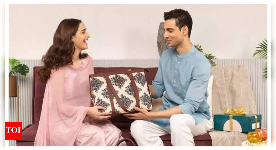 actress-sadia-khateeb-celebrates-raksha-bandhan-with-brother-on-vietnam-film-set