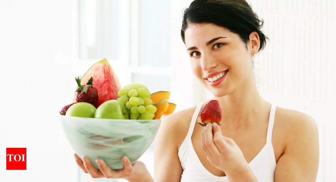 fruits-to-eat-after-50-for-brain-health;-neurologist-approved-picks