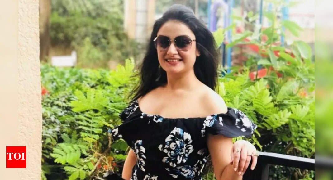 actress-sonia-agarwal-makes-a-special-appearance-in-‘kayal’