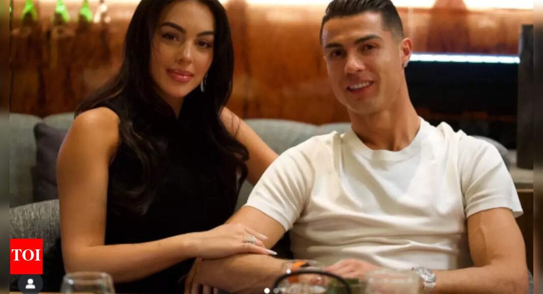cristiano-ronaldo-and-georgina-rodriguez-engaged:-all-about-their-family-of-seven