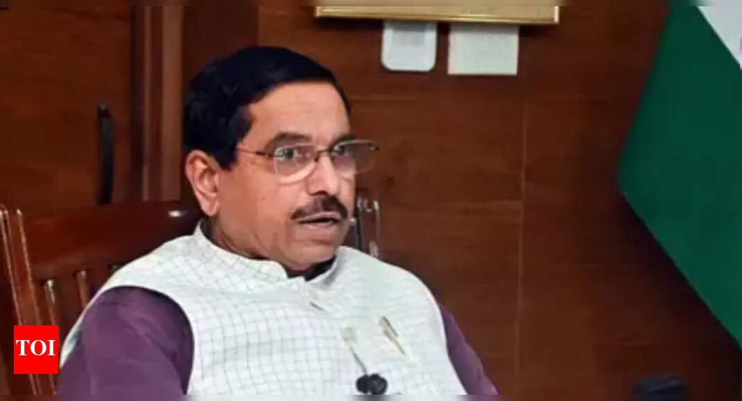 not-vote,-but-‘attention-chori’:-bjp’s-prahlad-joshi