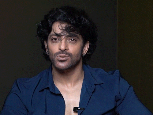 ‘नीरज-पांडे-के-साथ-काम-करना-सपने-जैसा’:चार-साल-के-ब्रेक-के-बाद-विकास-मानकतला-का-कमबैक,ओटीटी-पर-‘स्पेशल-ऑप्स-2’-से-किया-डेब्यू