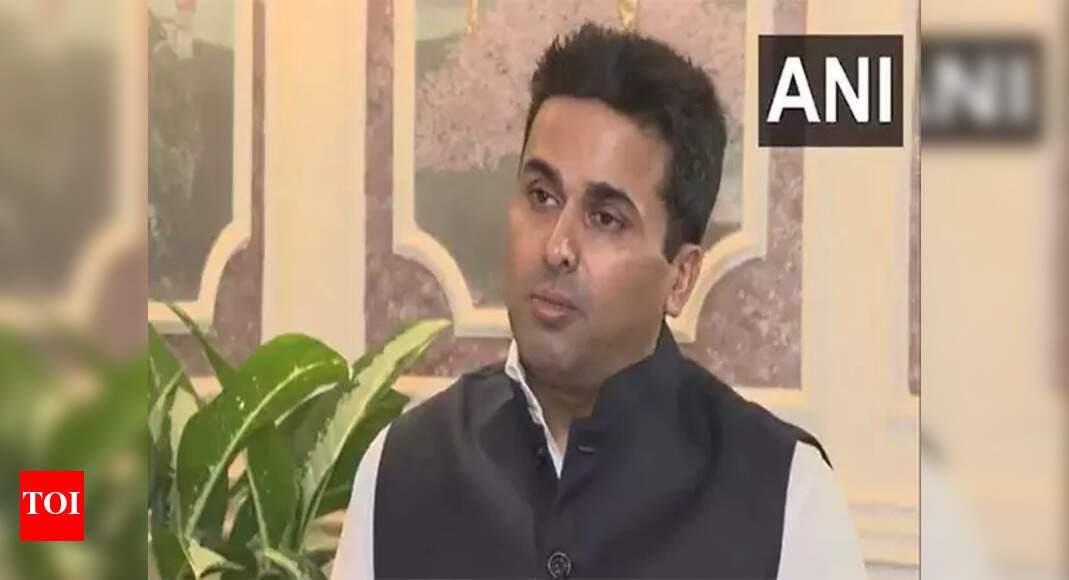 ‘nation-in-safe-hands’:-ahmed-patel’s-son-faisal-patel-hails-pm-for-operation-sindoor;-calls-narendra-modi,-amit-shah-‘great-leaders’
