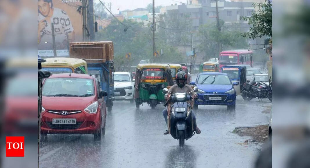 telangana-on-high-alert-as-heavy-rains;-imd-warns-of-more-in-next-4-days