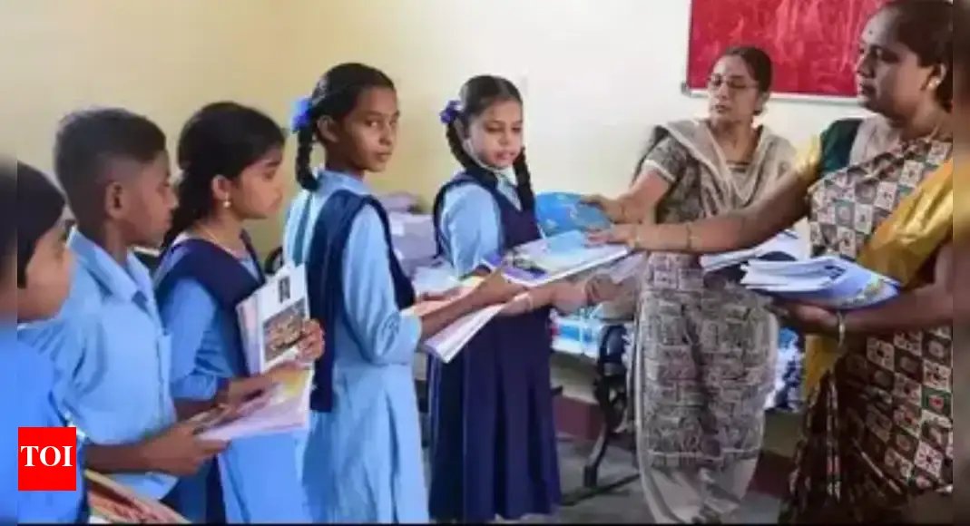 azamgarh-shocker:-entire-staff-of-govt-aided-school-exposed-as-fake-teachers;-fir-against-all-25-staff,-manager