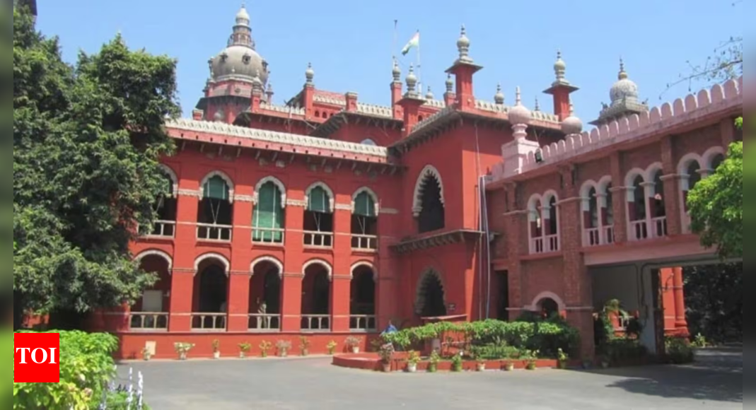 girl,-14,-jumps-off-madras-hc-building-after-it-orders-to-send-her-to-govt-shelter