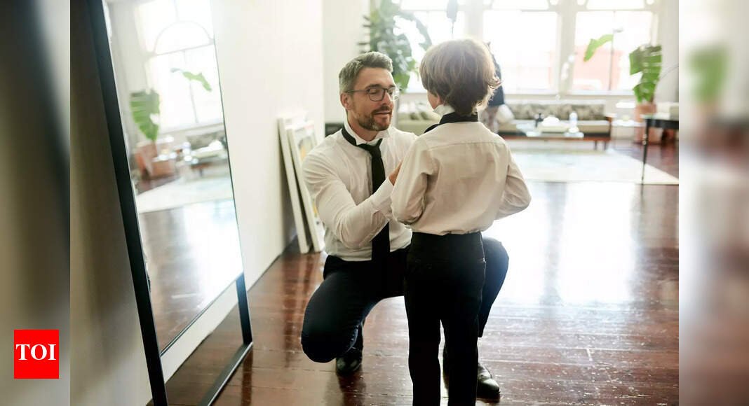 parenting-in-digital-age:-4-tips-on-raising-kids-who-thrive-offline