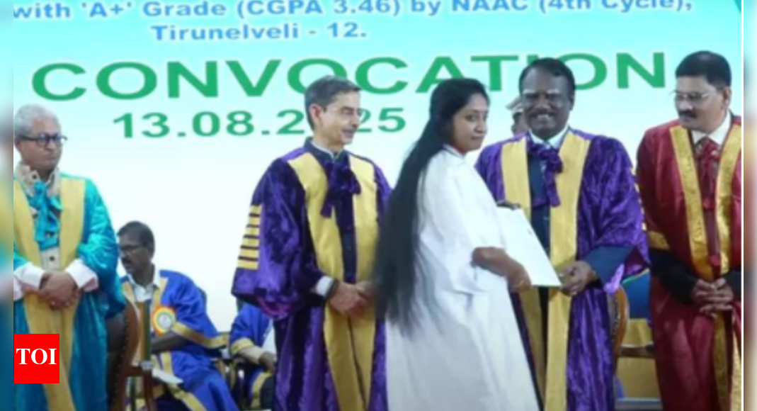 convocation-row:-scholar-snubs-tamil-nadu-governor;-annamalai-hits-at-dmk-for-‘low-grade-politics’