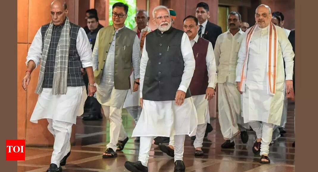 ‘tragic-chapter’:-pm-modi,-amit-shah-pay-tribute-to-victims-on-partition-horrors-remembrance-day;-honour-their-grit