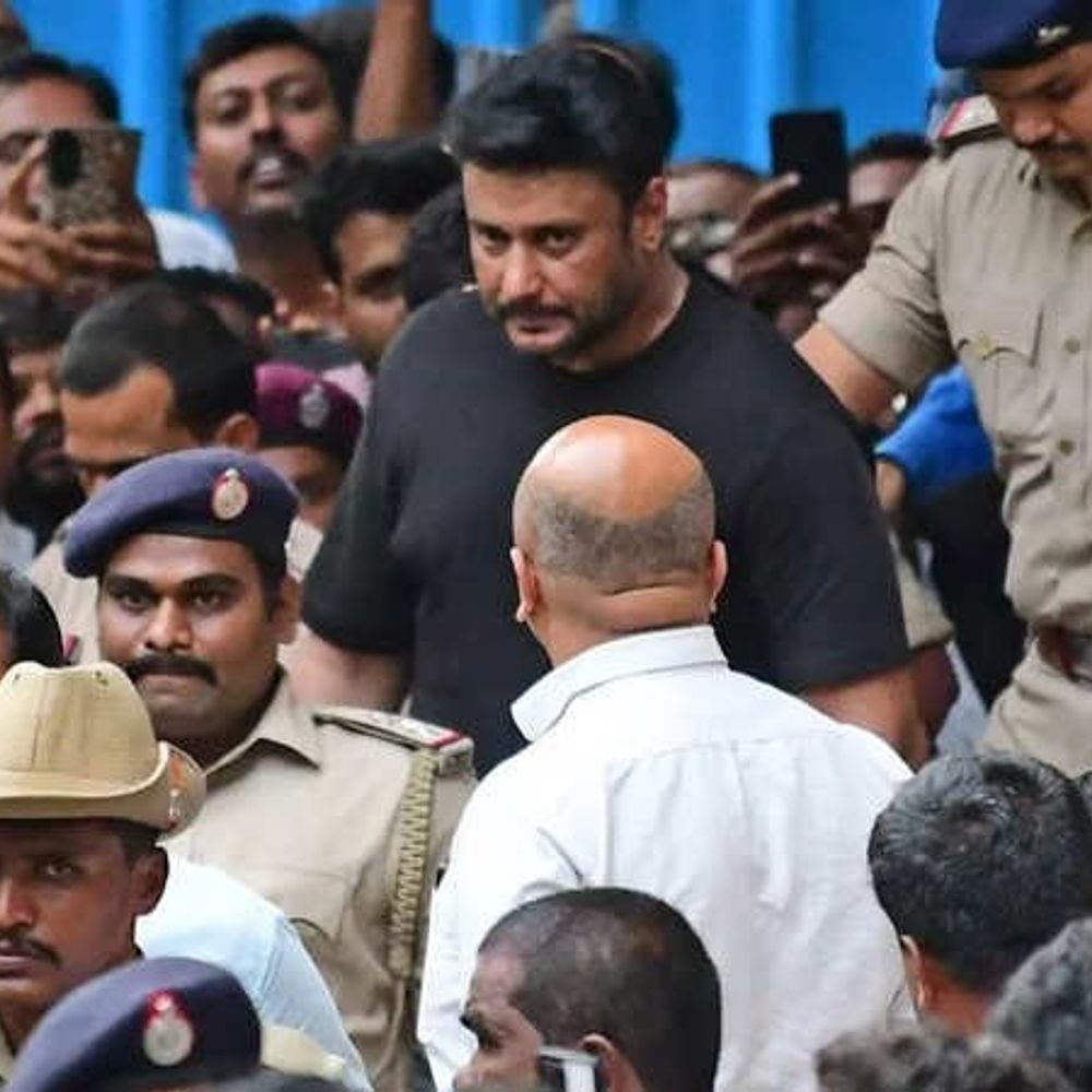 रेणुकास्वामी-मर्डर-केस-एक्टर-दर्शन-की-जमानत-रद्द:सुप्रीम-कोर्ट-बोला-लोकप्रियता-चाहे-जितनी-हो,-कानून-से-बड़ा-कोई-नहीं;-आरोपी-सरेंडर-करें