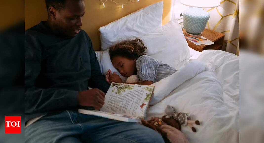 parenting-hacks-that-end-bedtime-struggles:-7-tricks-to-make-even-hyper-kids-sleep-like-angels