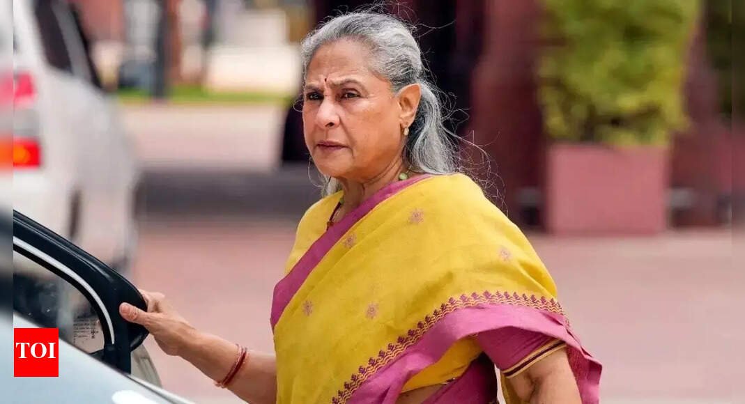 jaya-bachchan’s-icy-reaction-to-volunteer-named-‘aishwarya’-goes-viral:-‘tam-tamati-hui-bahar-nikal-gayi…’