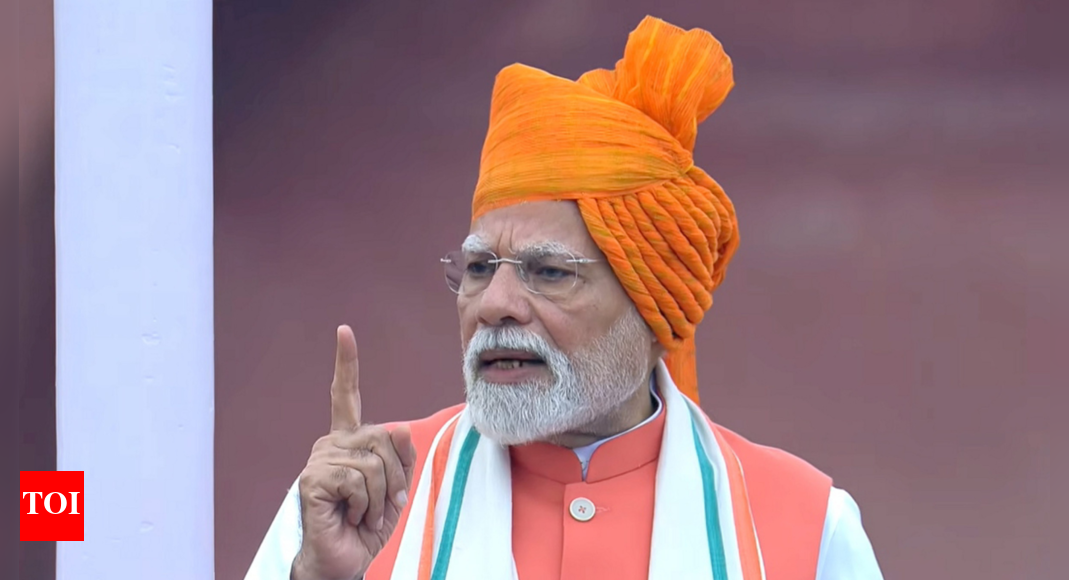 message-to-pak-from-red-fort:-pm-modi-warns-‘india-will-not-tolerate-nuclear-threats’