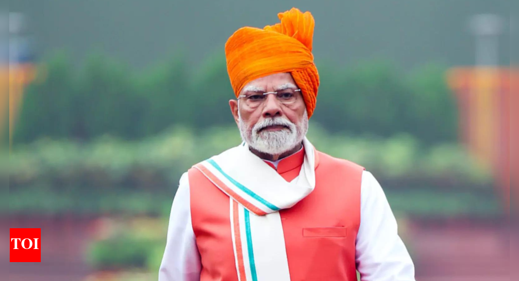 ‘biggest-ngo-in-the-world’:-pm-modi-hails-rss-in-i-day-speech