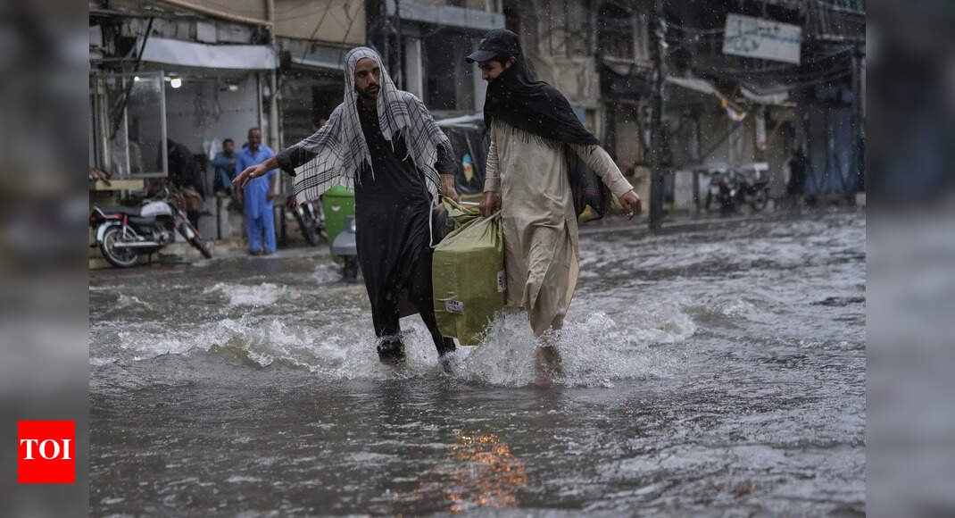 pakistan-rains:-117-dead-in-24-hours;-over-320-killed-since-‘unusual’-downpours-began
