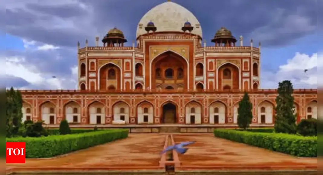 delhi:-portion-of-humayun’s-tomb-collapses;-several-feared-trapped