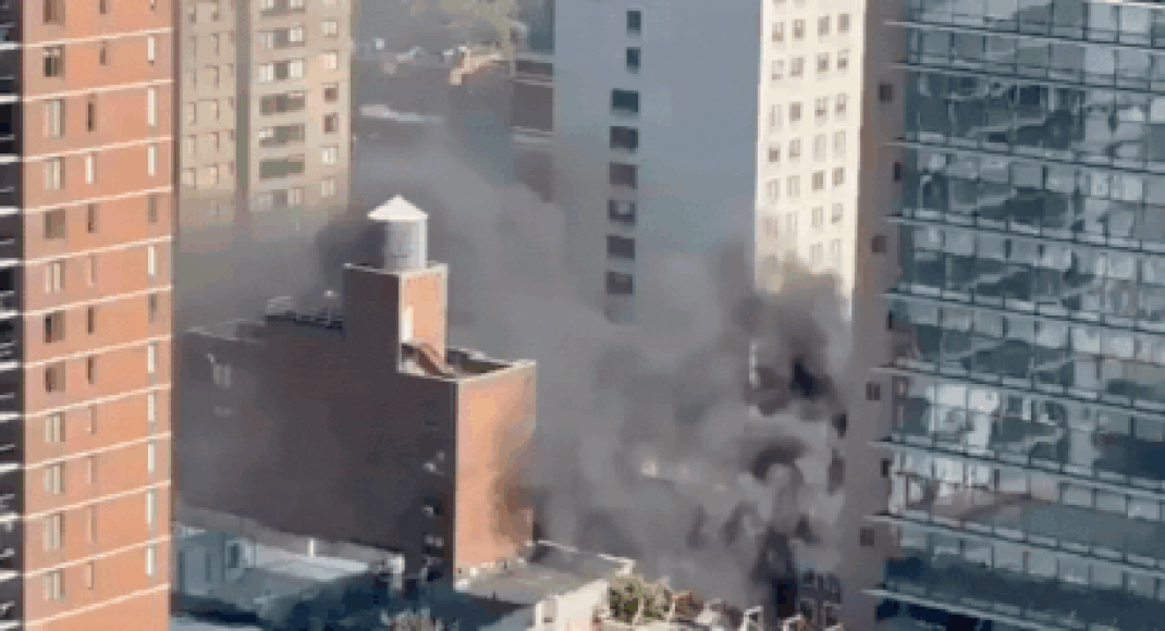 watch:-black-smoke-engulfs-manhattan-skies-after-‘explosion’