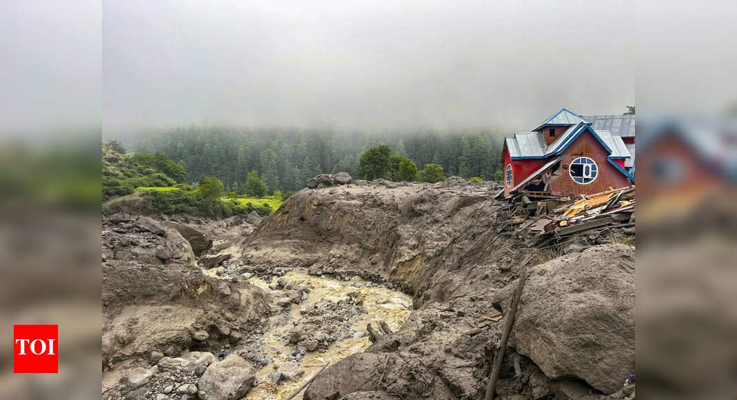 death-toll-in-j&k-cloudburst-soars-to-60,-dozens-still-missing