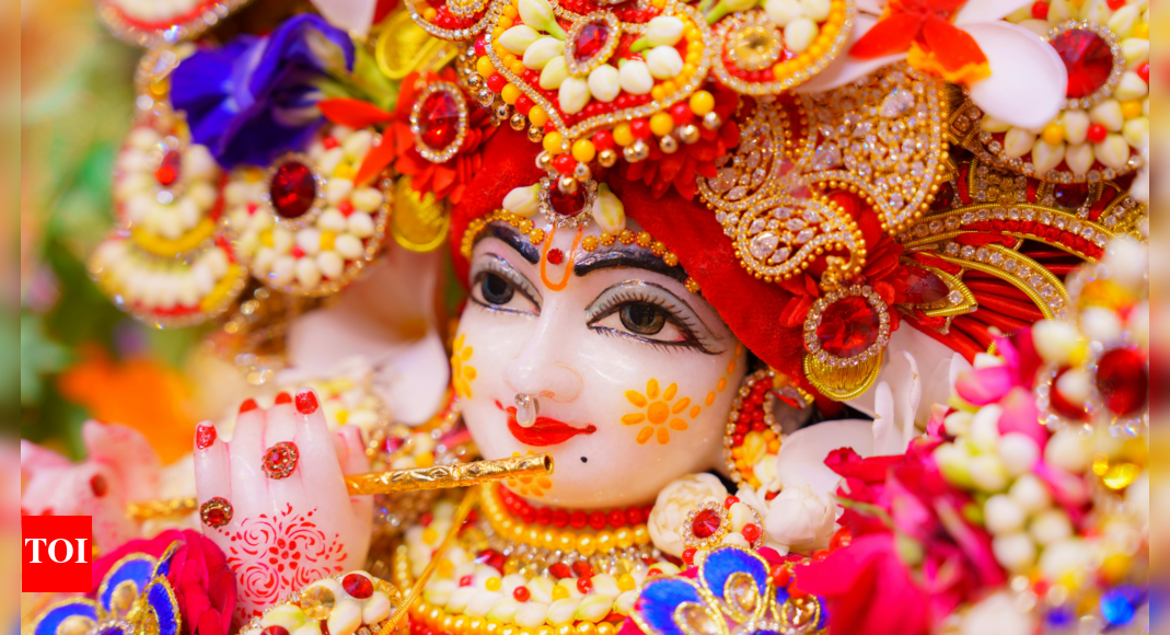 75+-happy-krishna-janmashtami-wishes,-messages,-greetings-and-quotes-for-2025