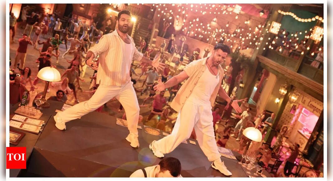 hrithik-roshan-jr-ntr’s-war-2-mints-over-rs-16-crore-in-in-north-america