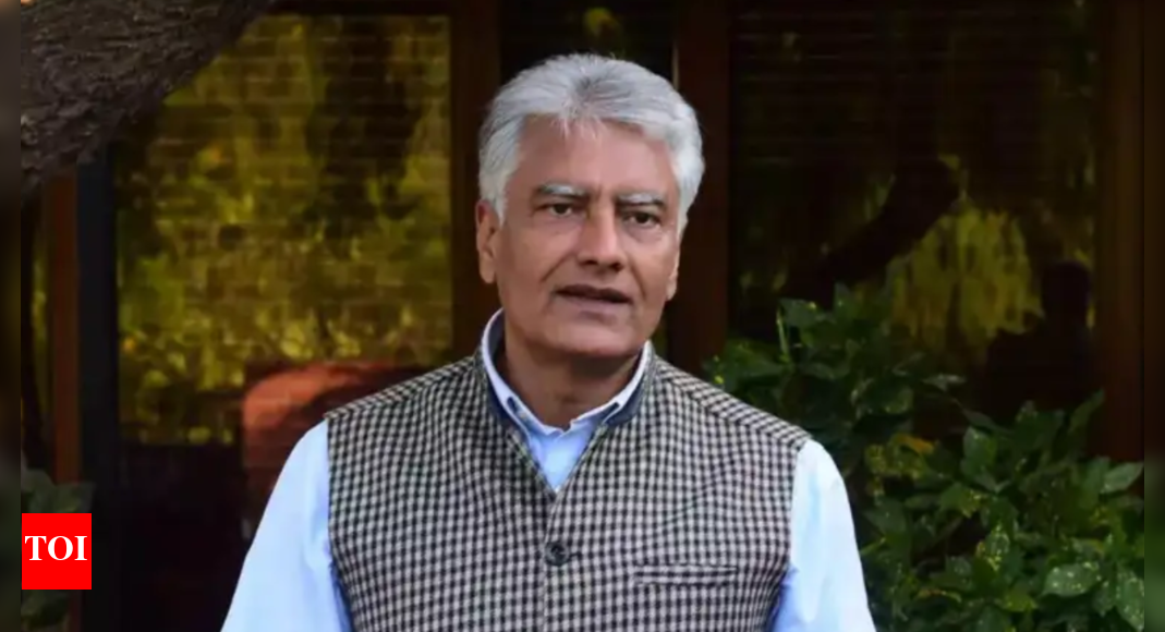 punjab-bjp-leader-sunil-jakhar-moves-election-commission-against-sisodia-alleging-incitement-of-corrupt,-violent-practices