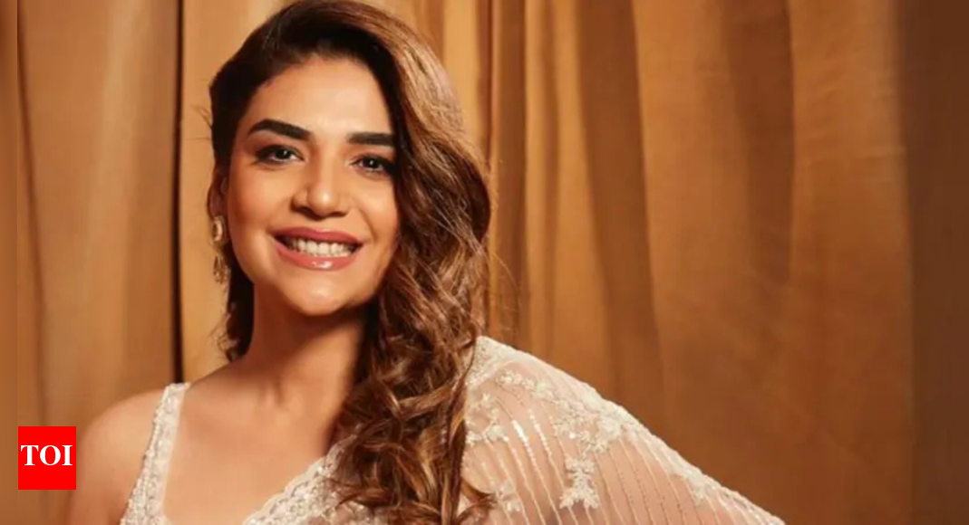 anjum-fakih-crowned-‘chhori-no.-1’-again-in-chhoriyan-chali-gaon-as-teammates-call-her-deserving