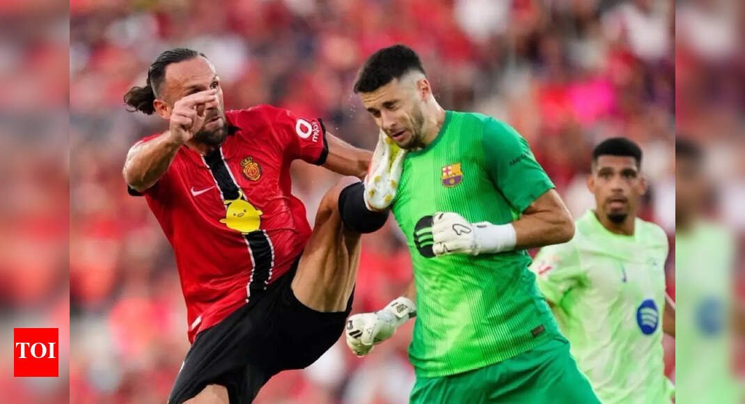 watch:-brutal-foul-on-barcelona-goalkeeper!-boot-to-face-ends-in-red-card