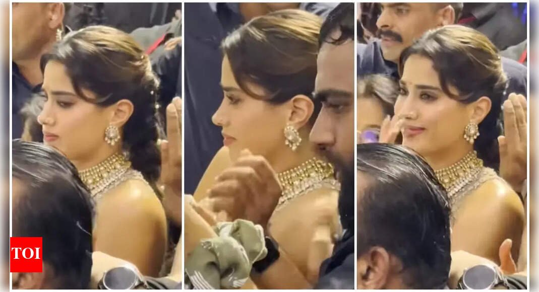 ‘param-sundari’-promotions:-janhvi-kapoor-gets-mobbed-during-dahi-handi-celebration-in-mumbai;-remains-calm-amidst-chaos