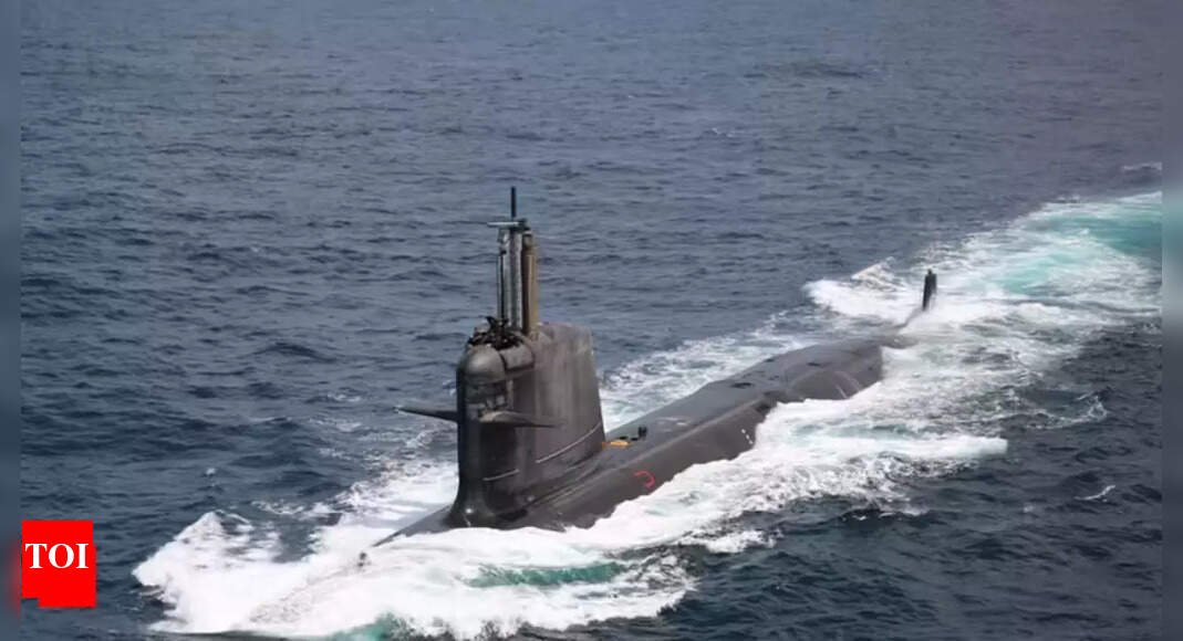 china-hands-over-third-hangor-class-submarine-to-pakistan