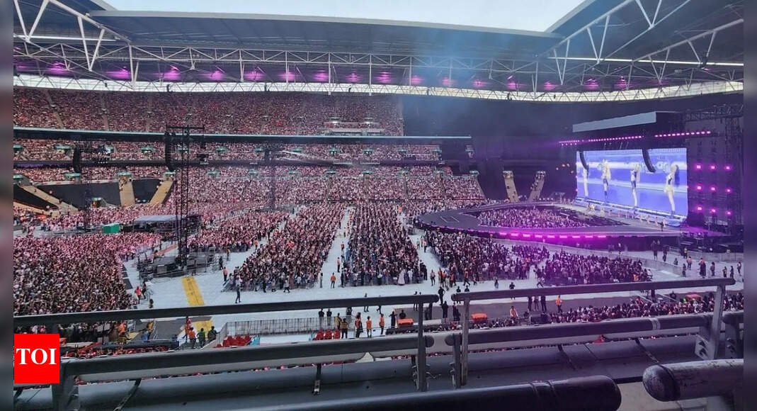 blackpink-is-conquering-wembley-with-unstoppable-pink-energy