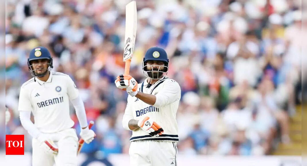 ‘don’t-…’:-lee-issues-stern-warning-to-jadeja-despite-hailing-him-as-best-all-rounder