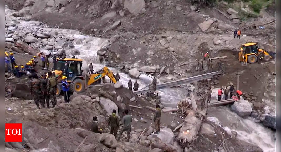 teacher’s-delay-saves-80-children-in-cloudburst-hit-j&k-village