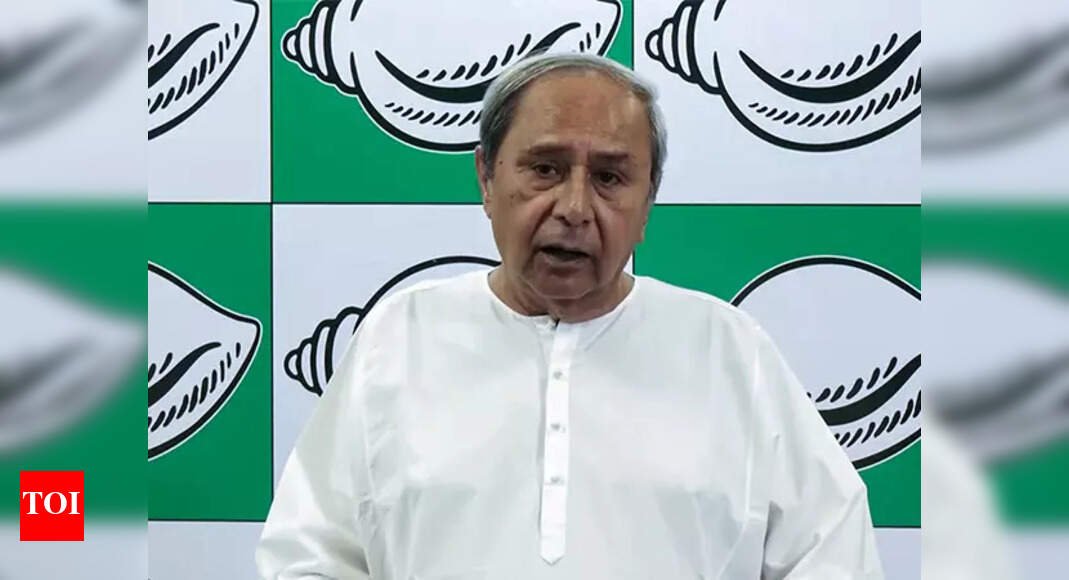 naveen-patnaik-hospitalised-for-dehydration