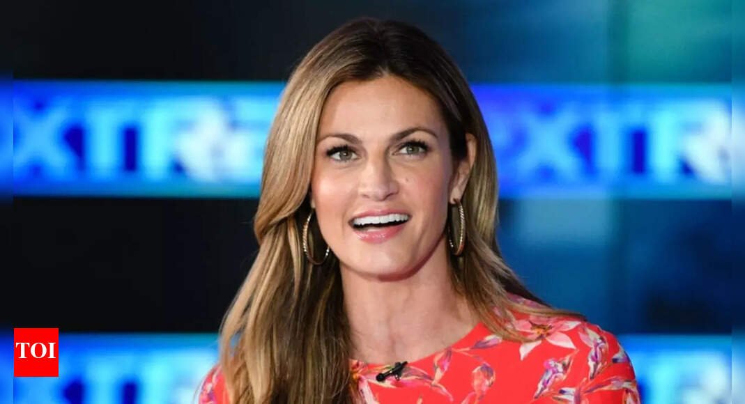erin-andrews-shows-off-flawless-offseason-style-in-black-dress-while-enjoying-vacation-with-two-time-nhl-champion-husband-jarret-stoll