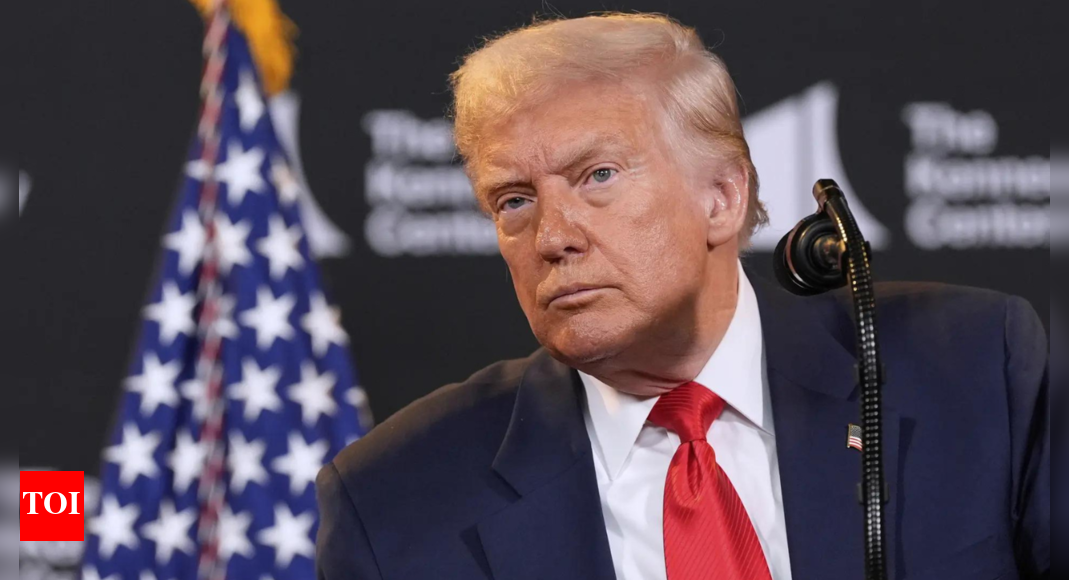 ‘these-people-are-sick!’:-donald-trump-hits-back-at-‘fake-news’-over-alaska-summit-criticism;-slams-senator-chris-murphy