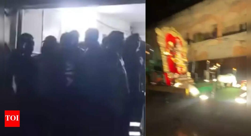5-dead-after-chariot-hits-live-wire-during-janmashtami-procession-in-hyderabad
