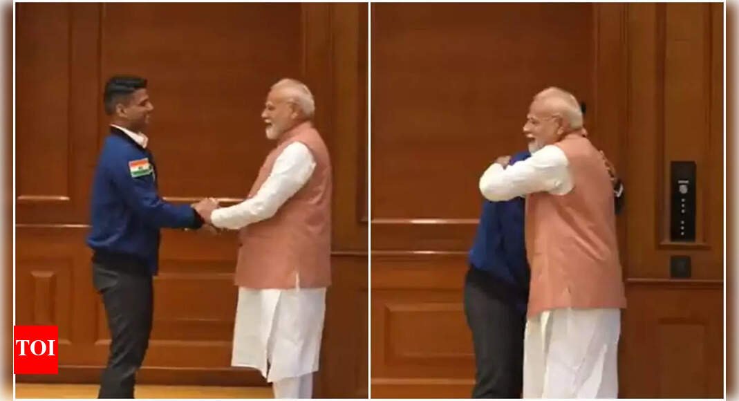 pm-modi-meets-shubhanshu-shukla;-astronaut-shows-earth-photos-clicked-from-iss